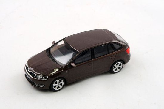 Auto Skoda Rapid-Space, Topas Braun Metallic